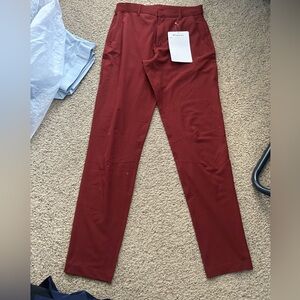 Brand new mens Fabletics “the only pant” size 30x34 way below retail